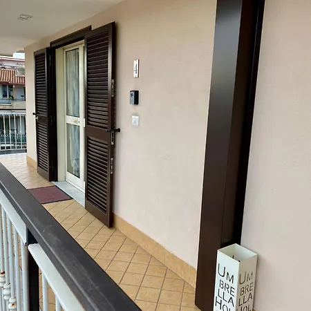 Casa Crispino Mansarda N4 Per 3 Persone Apartmán *